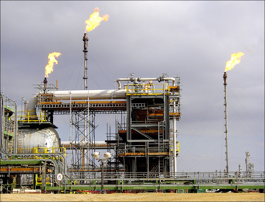 http://aboutkazakhstan.com/images/kazakhstan-oil-industry-1.jpg