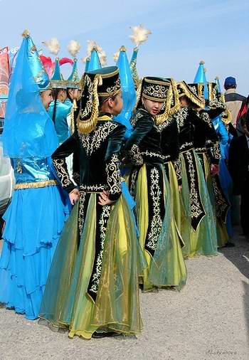 Kazakhstan people traditional wear 3rd photo