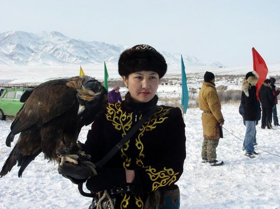 Kazakhstan - The hunt with tame hawks and falcons view 6