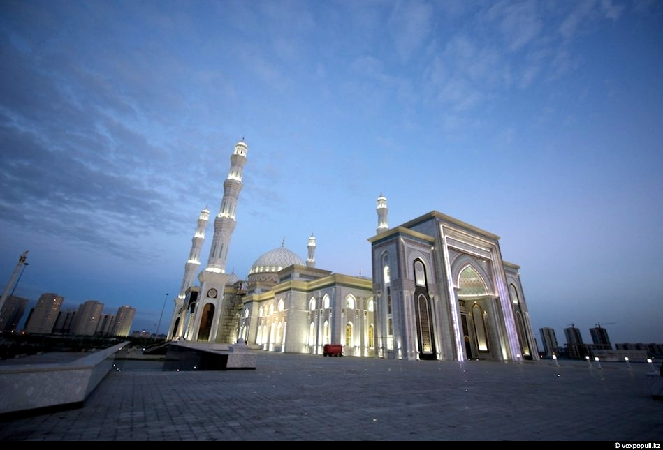 Hazrat Sultan The Largest Mosque In Kazakhstan Kazakhstan Travel