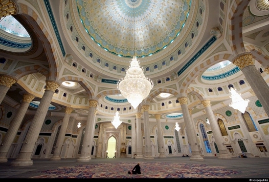 Hazrat Sultan The Largest Mosque In Kazakhstan Kazakhstan Travel