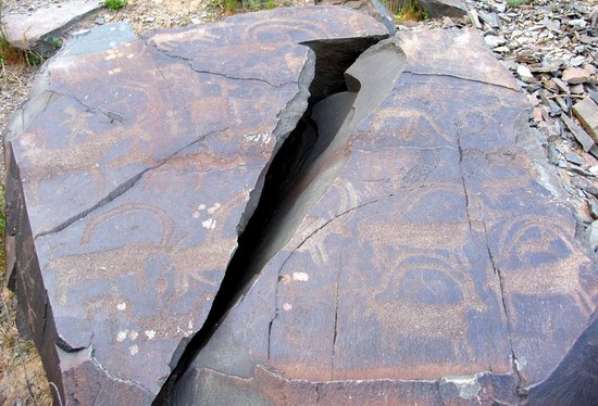 Tamgaly Gorge ancient rock carvings, Kazakhstan photo 2