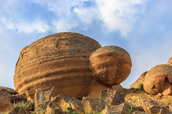 The field of spherical concretions Torysh in Mangistau, Kazakhstan, photo 9