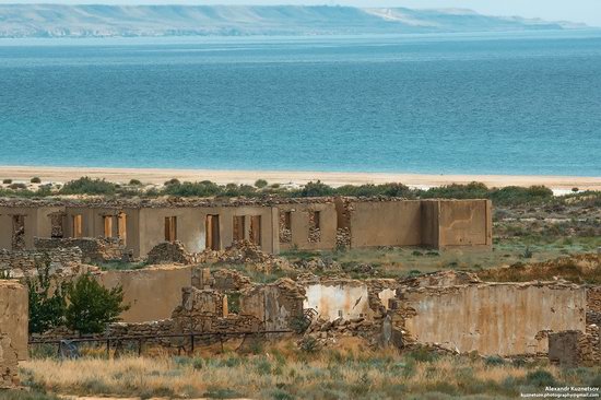 Beach in Golubaya Bay, Caspian Sea, Kazakhstan, photo 9