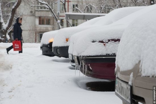 Almaty after heavy snowfall, Kazakhstan, photo 2