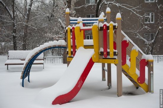 Almaty after heavy snowfall, Kazakhstan, photo 4