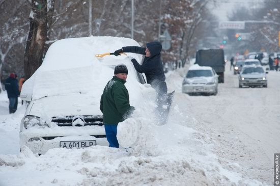 Almaty after heavy snowfall, Kazakhstan, photo 8