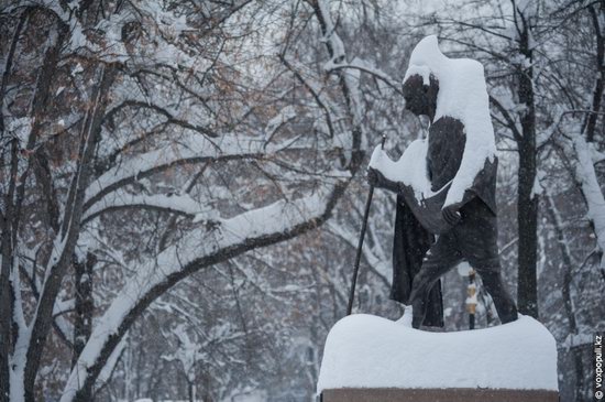 Almaty after heavy snowfall, Kazakhstan, photo 9