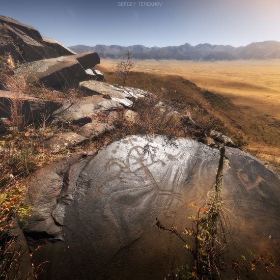 Ancient Petroglyphs of Bayan-Zhurek, Almaty region, Kazakhstan, photo 2