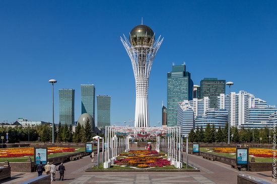 Walking through the center of Astana, Kazakhstan, photo 1