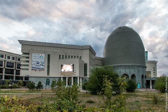 Walking through the center of Astana, Kazakhstan, photo 10