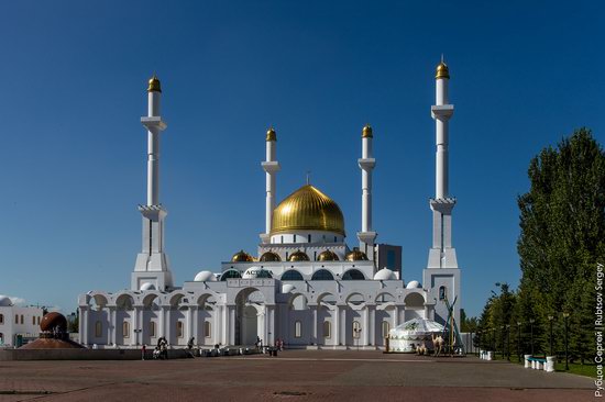 Walking through the center of Astana, Kazakhstan, photo 20