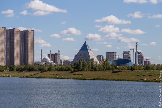 Walking through the center of Astana, Kazakhstan, photo 4