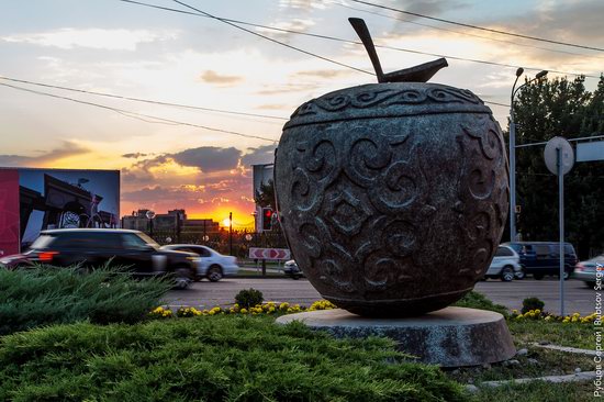 Walk around the center of Almaty, Kazakhstan, photo 12