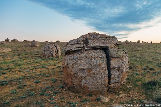 Valley of Stone Balls on Mangyshlak Peninsula, Kazakhstan, photo 10