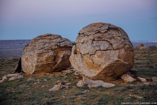 Valley of Stone Balls on Mangyshlak Peninsula, Kazakhstan, photo 14