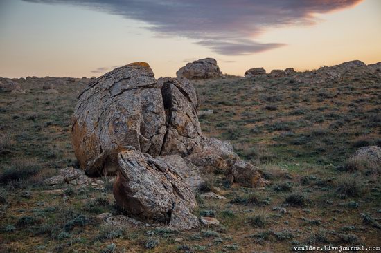 Valley of Stone Balls on Mangyshlak Peninsula, Kazakhstan, photo 4