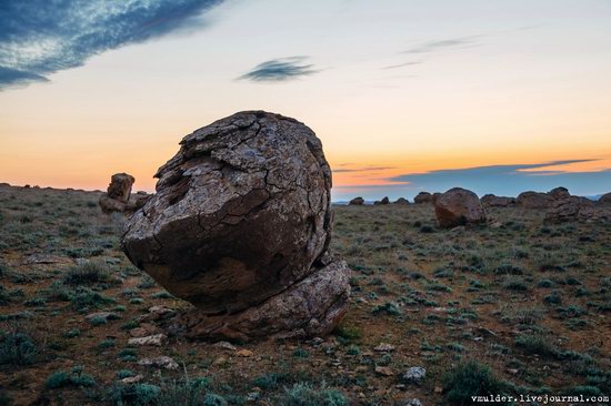 Valley of Stone Balls on Mangyshlak Peninsula, Kazakhstan, photo 6