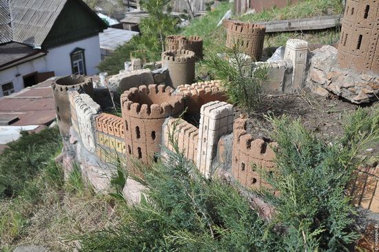 Fairytale castles on a hillside in Petropavl, Kazakhstan, photo 10