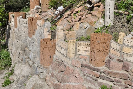 Fairytale castles on a hillside in Petropavl, Kazakhstan, photo 8
